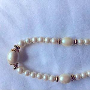 Costume jewelry pearl gold necklace